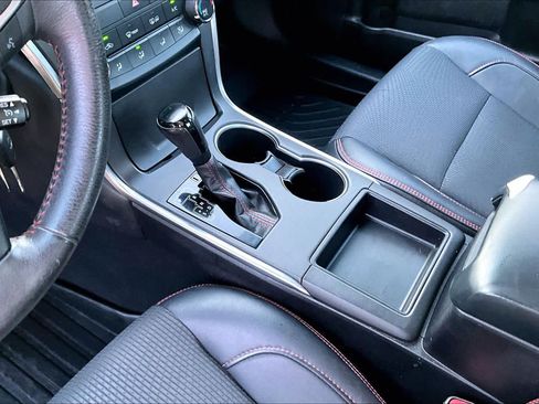 Used 2017 Toyota Camry SE FWD image 15