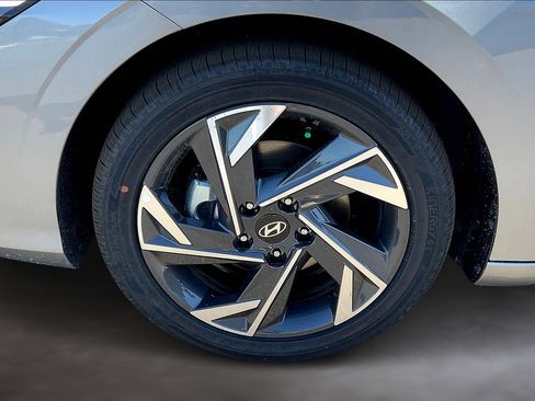 New 2025 Hyundai Elantra SEL image 13