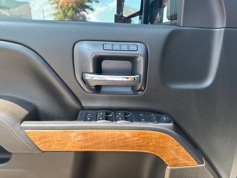Used 2016 Chevrolet Silverado 2500 LTZ AWD/4WD image 11