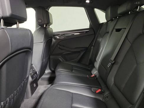 Used 2025 Porsche Macan AWD/4WD image 9