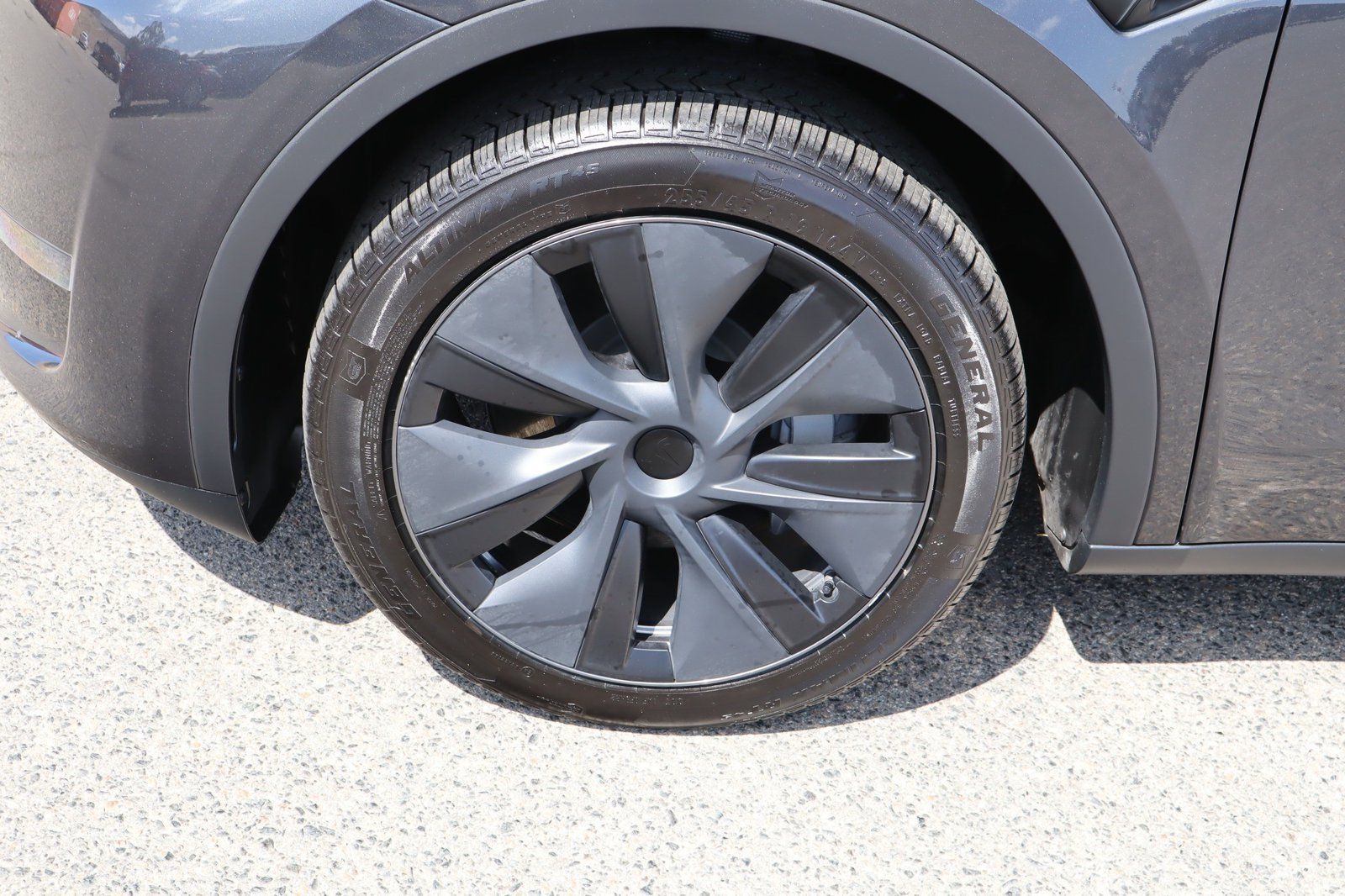 Used 2024 Tesla Model Y Long Range RWD image 14