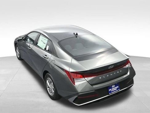 Used 2025 Hyundai Elantra SE FWD image 26
