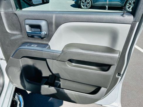 Used 2018 Chevrolet Silverado 1500 Custom w/ Custom Convenience Package image 27