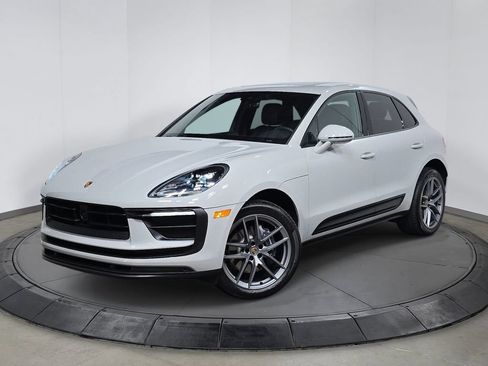 Certified 2026 Porsche Macan AWD/4WD image 1