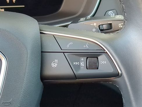 Used 2025 Audi Q5 2.0T Premium image 26