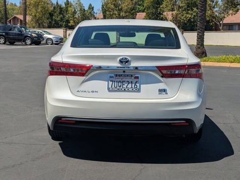 Used 2016 Toyota Avalon XLE Premium w/ Preferred Accessory Package FWD image 6