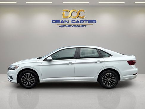 Used 2020 Volkswagen Jetta SE FWD image 2