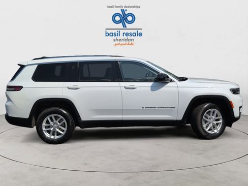 Used 2022 Jeep Grand Cherokee L Laredo w/ Luxury Tech Group I AWD/4WD image 9