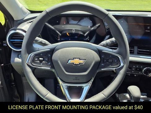 New 2026 Chevrolet Trax LT w/ LT Convenience Package FWD image 8