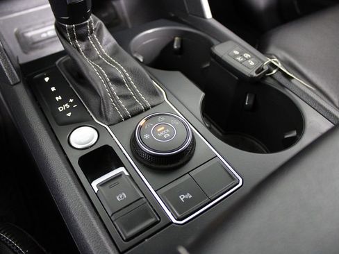 Used 2021 Volkswagen Atlas Cross Sport SE w/ Panoramic Sunroof Package image 21