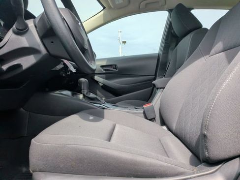 Used 2023 Toyota Corolla LE FWD image 5
