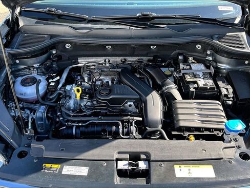 Used 2024 Volkswagen Taos SE image 28