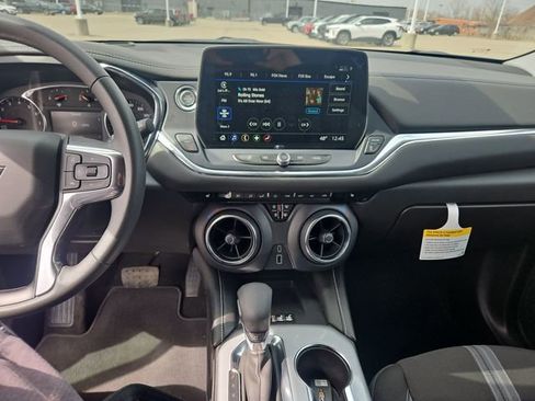 Used 2025 Chevrolet Blazer LT w/ Convenience Package image 18