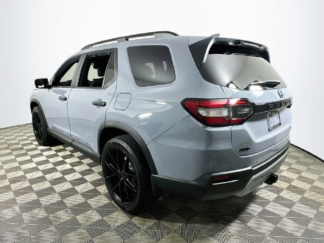 Used 2025 Honda Pilot TrailSport image 5