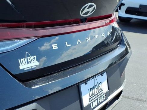 Used 2025 Hyundai Elantra Sport FWD image 34