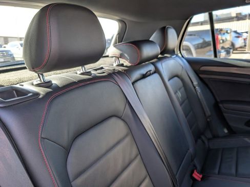 Used 2018 Volkswagen GTI SE image 16