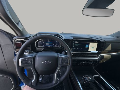 Used 2025 Chevrolet Silverado 1500 LT Trail Boss w/ Convenience Package II AWD/4WD image 26