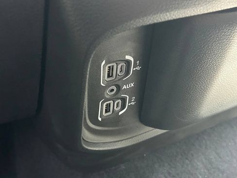 Used 2025 RAM 1500 Big Horn RWD image 48