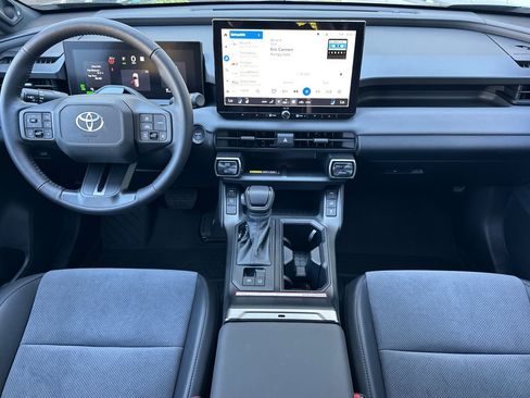 Certified 2026 Toyota RAV4 XSE w/ Panoramic Sun Roof Package AWD/4WD image 13