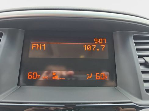 Used 2015 Nissan Pathfinder S AWD/4WD image 24
