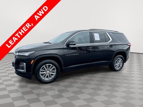 Used 2023 Chevrolet Traverse LT image 1