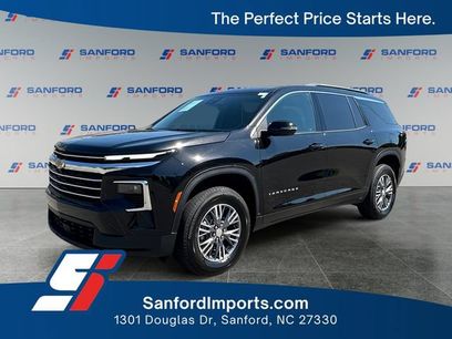 Used 2025 Chevrolet Traverse LT