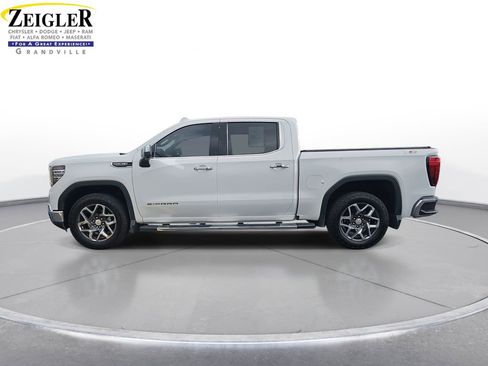 Used 2023 GMC Sierra 1500 SLT w/ SLT Premium Package image 8