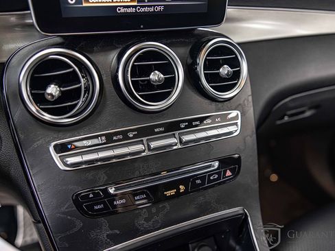 Used 2019 Mercedes-Benz GLC 300 4MATIC w/ Multimedia Package image 30