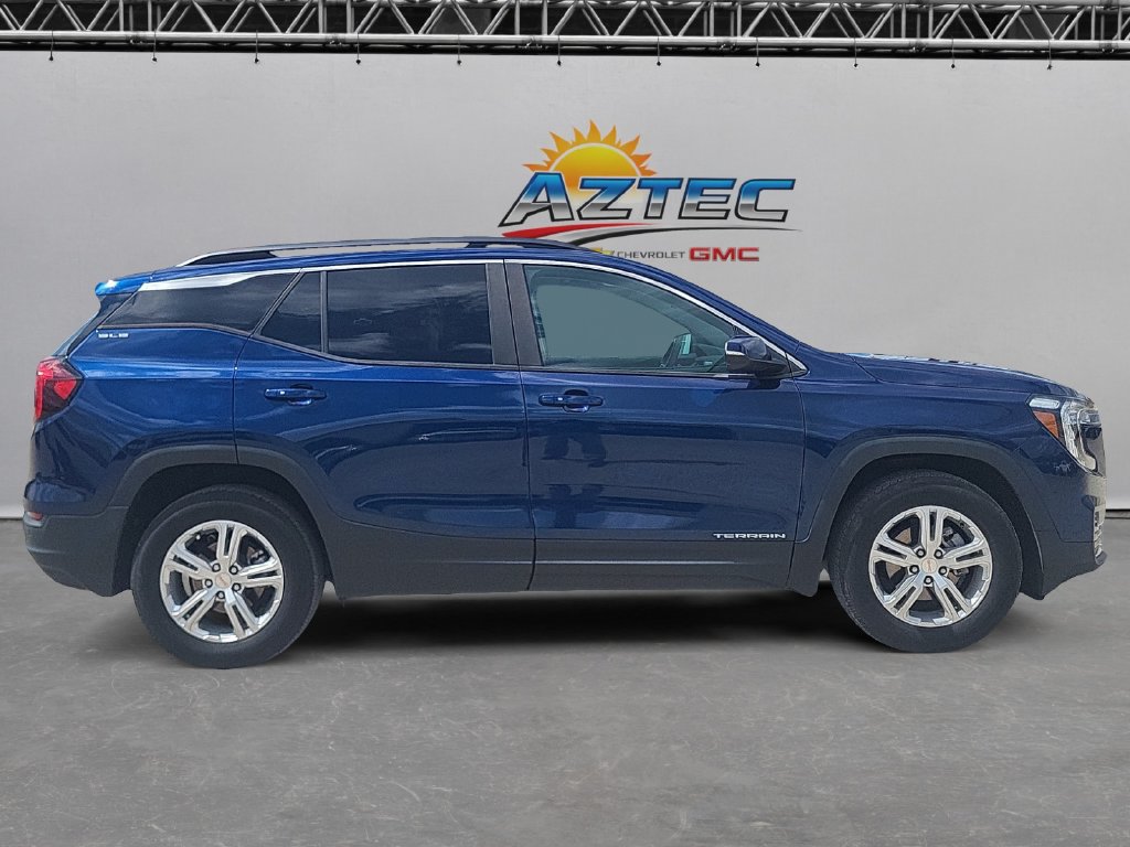 Used 2022 GMC Terrain SLE w/ Driver Convenience Package AWD/4WD image 4