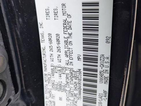 Certified 2024 Toyota Sequoia Platinum image 39