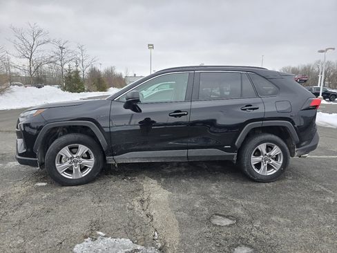 Certified 2025 Toyota RAV4 LE image 4