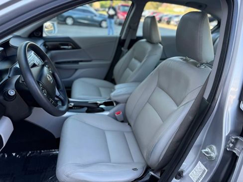 Used 2013 Honda Accord EX image 16
