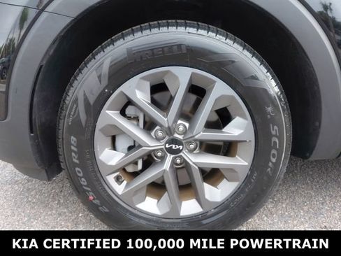 Certified 2024 Kia Telluride LX FWD image 10