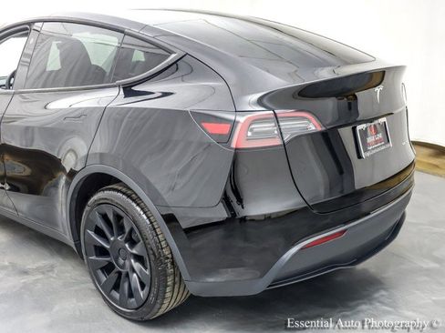 Used 2024 Tesla Model Y Long Range image 9