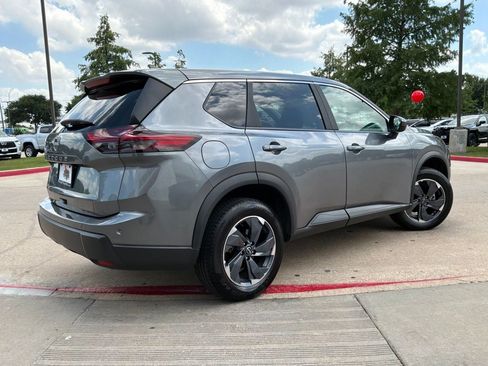 Used 2025 Nissan Rogue SV FWD image 6