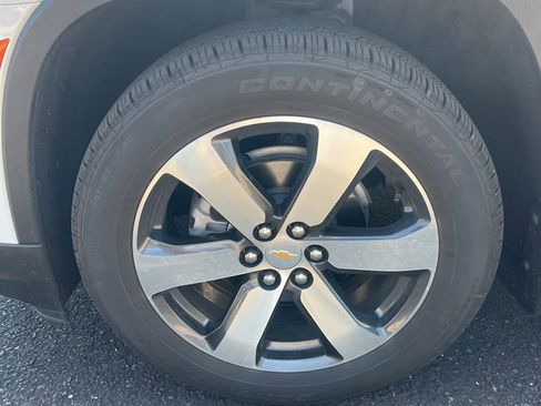 Certified 2023 Chevrolet Traverse LT w/ LT Premium Package AWD/4WD image 12