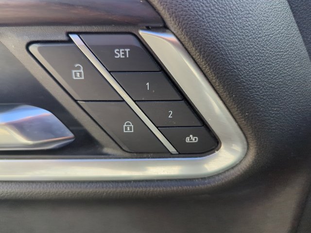 Used 2026 GMC Sierra 1500 SLT AWD/4WD image 14