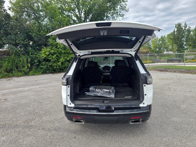 Used 2021 Chevrolet Traverse Premier w/ Redline Edition AWD/4WD image 17