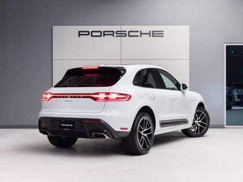 Certified 2026 Porsche Macan AWD/4WD image 7