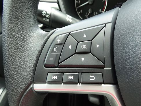 Used 2025 Nissan Altima 2.5 SV FWD image 22