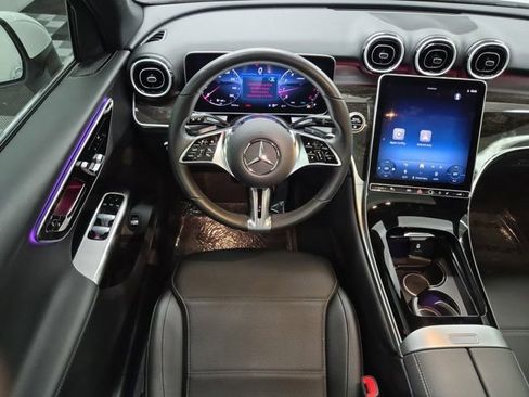 Used 2025 Mercedes-Benz GLC 300 image 12