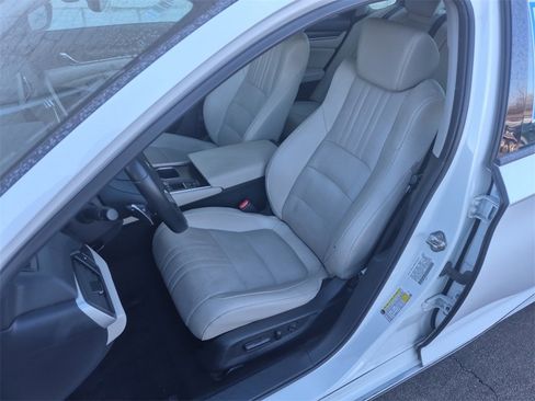 Certified 2019 Honda Accord Touring image 17