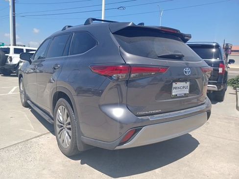 Used 2020 Toyota Highlander Platinum AWD/4WD image 7