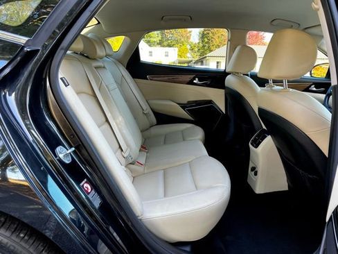 Used 2019 Kia Cadenza Premium FWD image 23