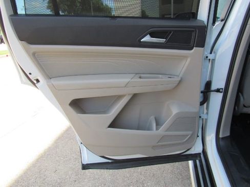 Used 2022 Volkswagen Atlas SE w/ Panoramic Sunroof Package image 16