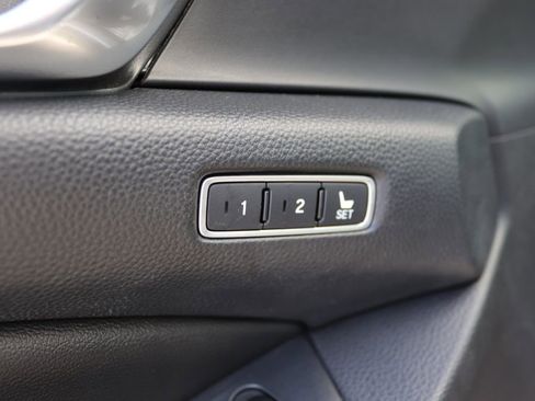 Used 2020 Honda Accord Touring image 11