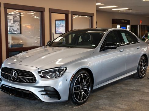 Used 2023 Mercedes-Benz E 350 Sedan image 3