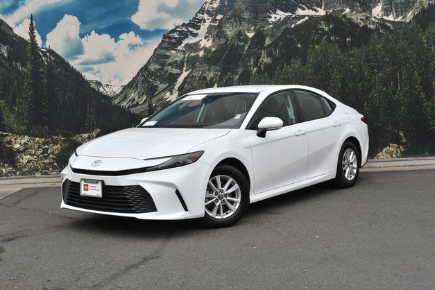 Used 2025 Toyota Camry LE AWD/4WD image 6