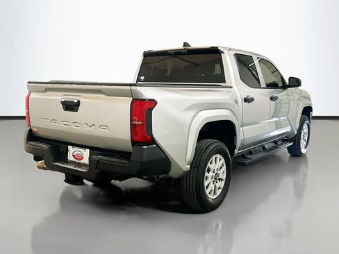 Used 2025 Toyota Tacoma SR image 4