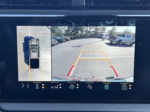 Used 2023 GMC Sierra 1500 AT4 w/ AT4 Premium Package AWD/4WD image 32